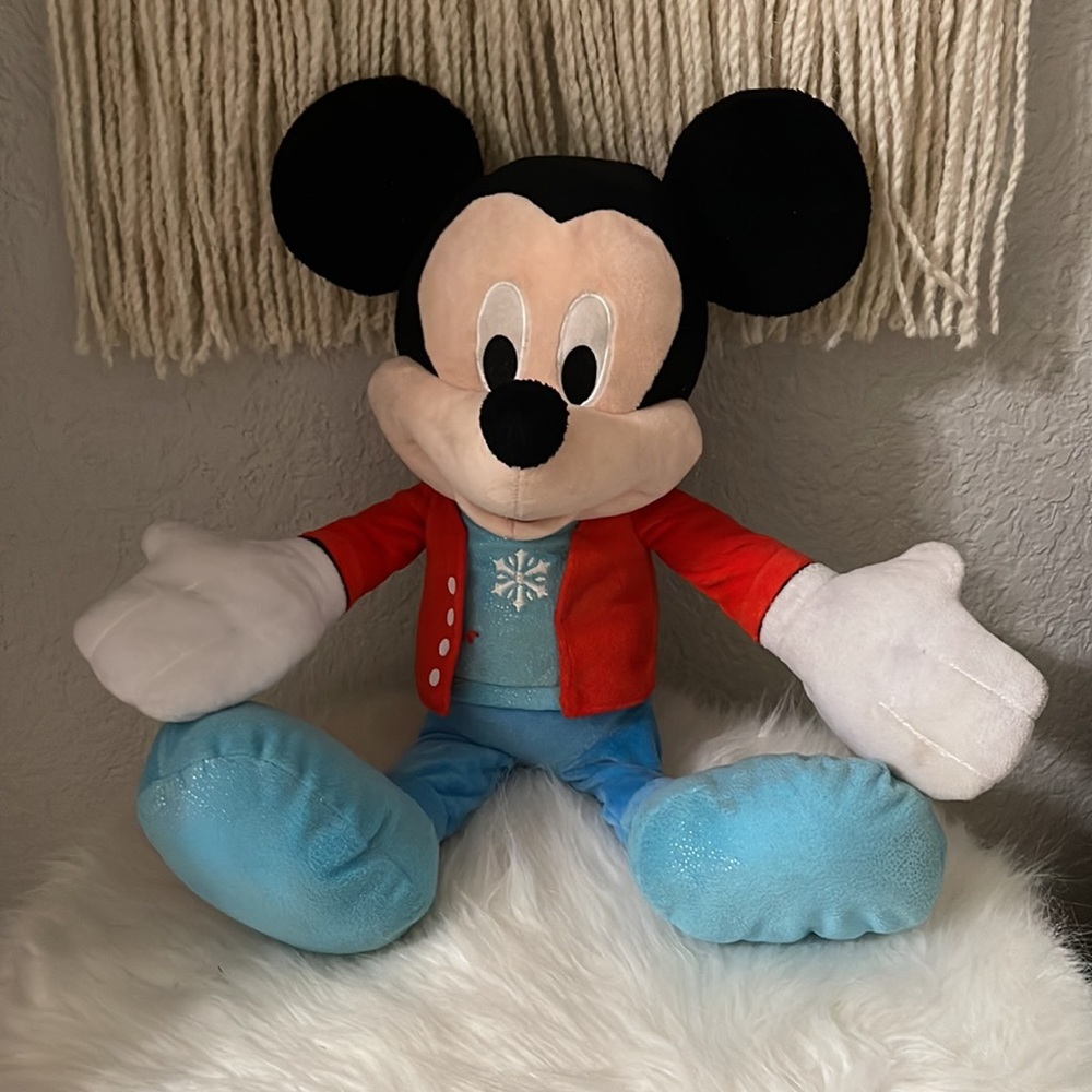 Disney Mickey Mouse 2017 Snowflake
Winter Plush 22" Red Jacket Sparkly Shoes